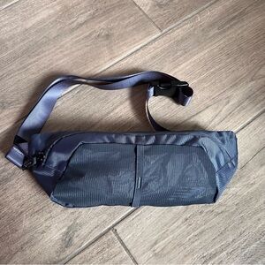 New Balance Core Small Waist Bag